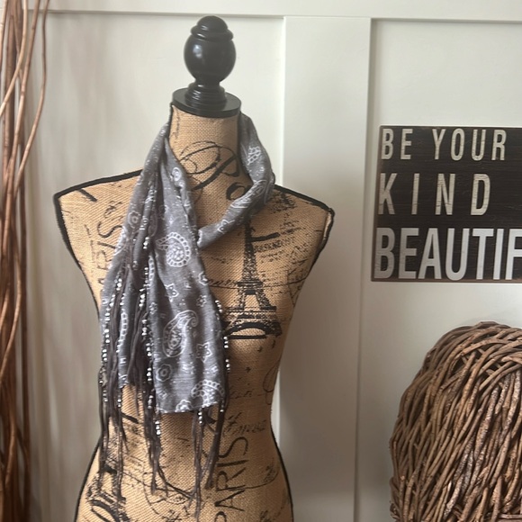 Madden NYC Gray Bandana Print Fringed and Beaded Scarf - Picture 1 of 4